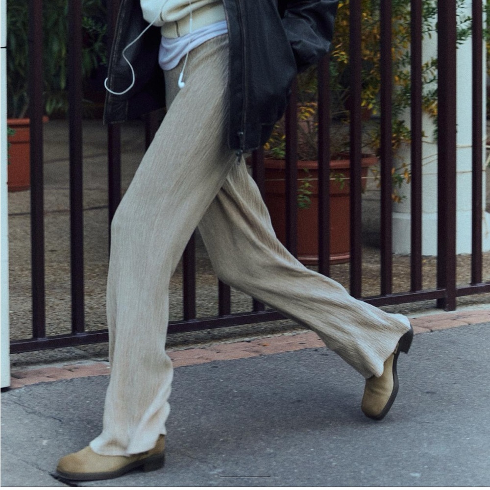 Zara Textured Straight Leg Pants— New!